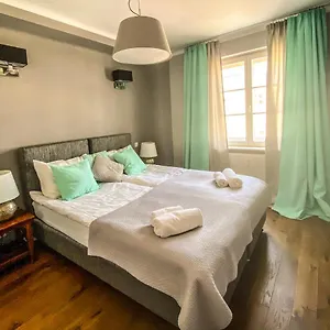 Apartment Nowy Swiat 29, Warschau